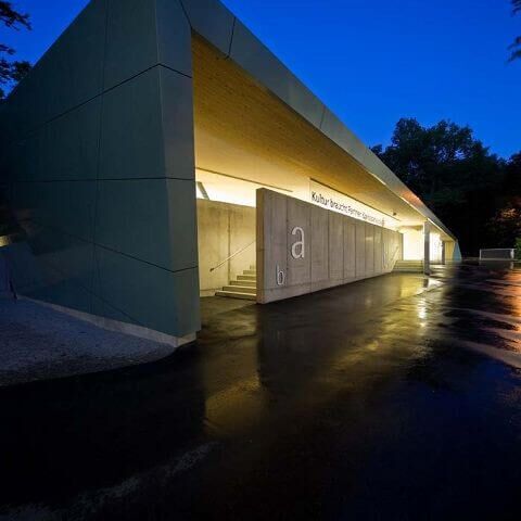 Rückseite Zuschauerhalle